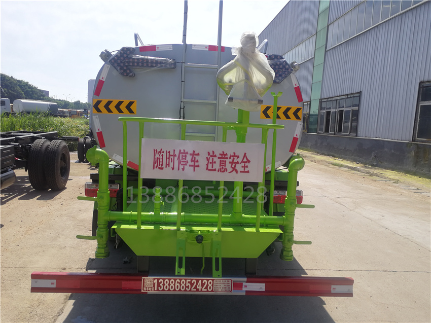 多利卡大型抑塵車報價