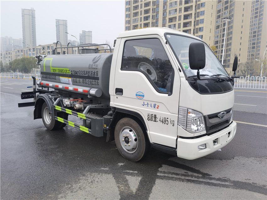 多利卡大型抑塵車報價