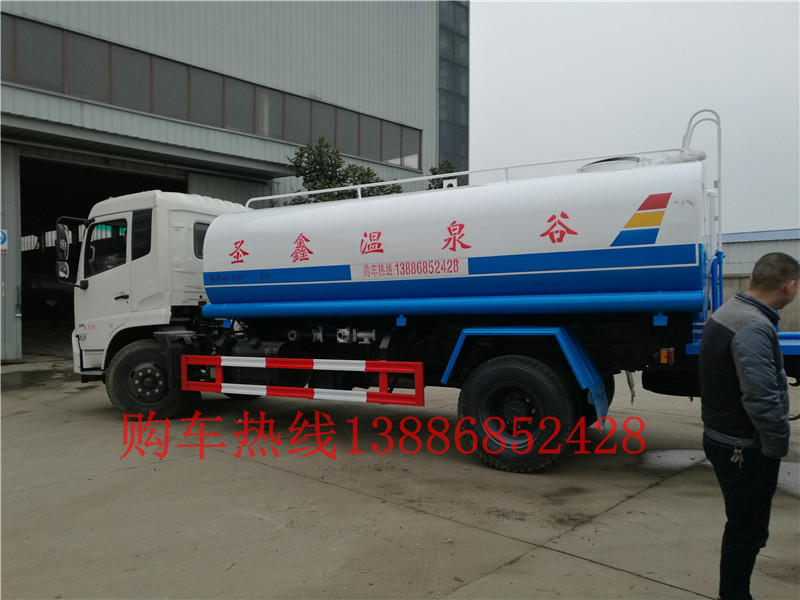 哈爾濱保溫?zé)崴\(yùn)輸車(chē)